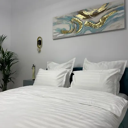 Apartment Style *